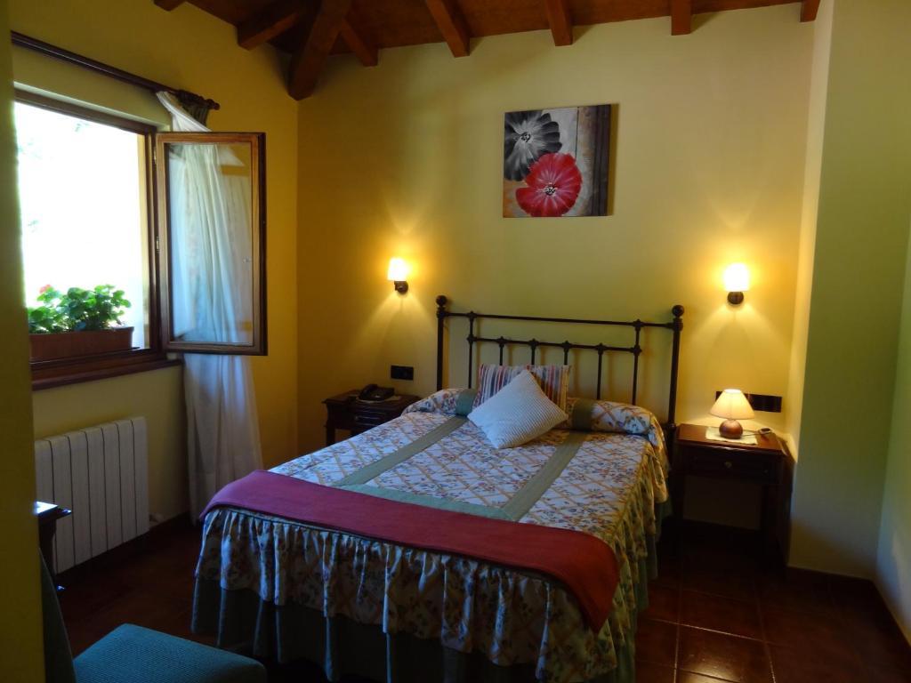 Hotel La Ercina Intriago Room photo